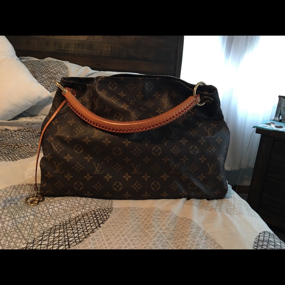 Artsy Louis Vuitton